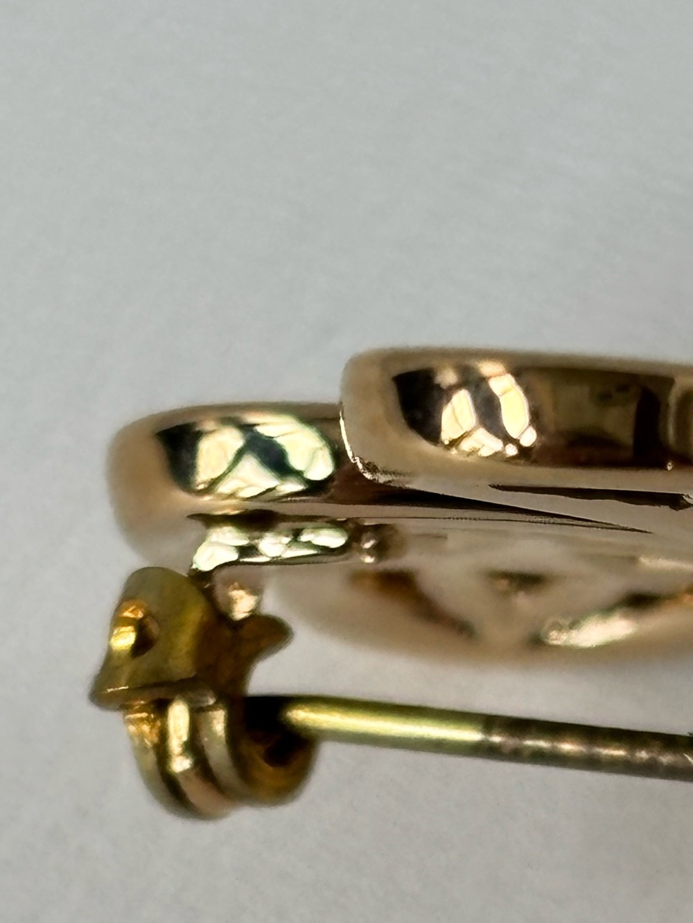 18K Gold Plated Shamrock  Brooch with Trinity Knot Leaves and Green Stone - Picture 7 of 12